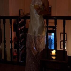 Third form cream lace maxi